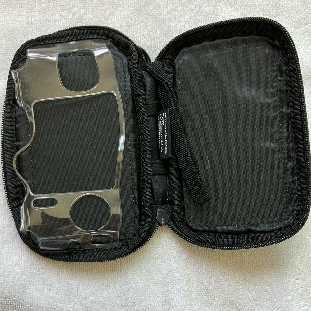 NEW 2007 Nintendo DS Black soft travel Case with Mario Design - Picture 3 of 5